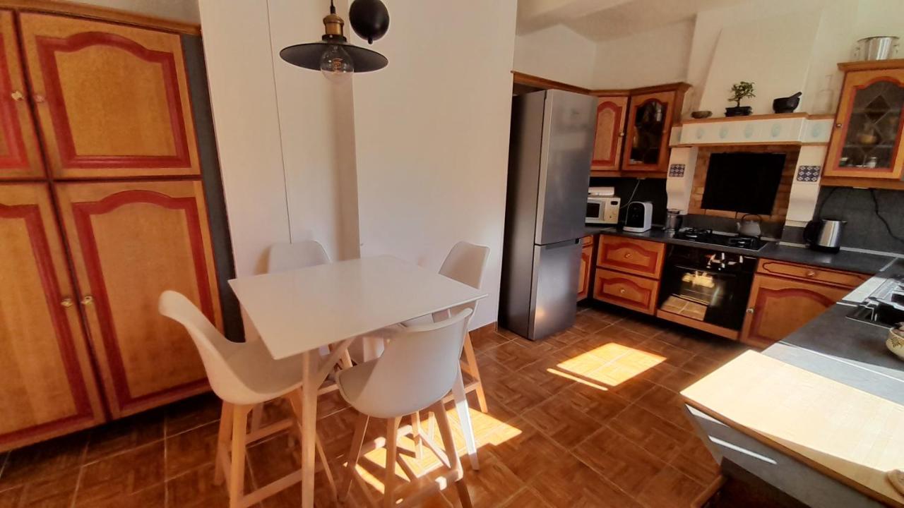 Chez Thomas Apartment Sezanne Bagian luar foto
