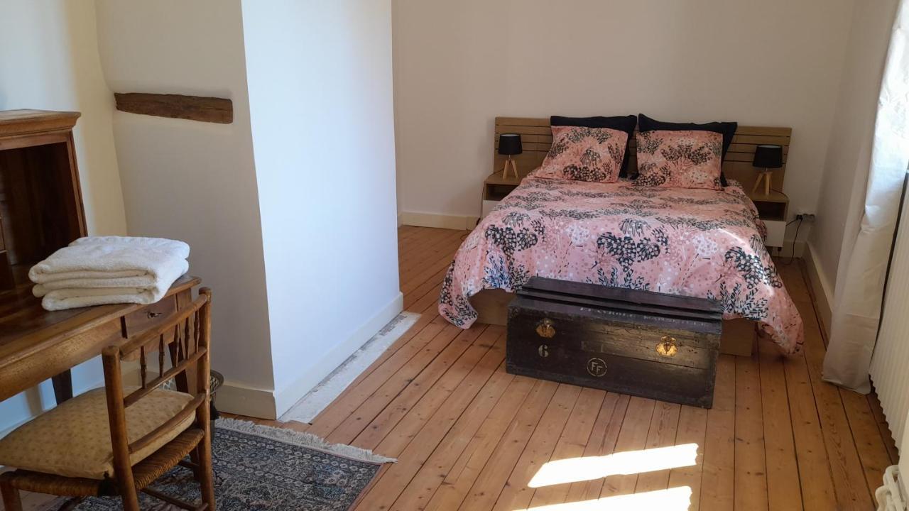 Chez Thomas Apartment Sezanne Bagian luar foto
